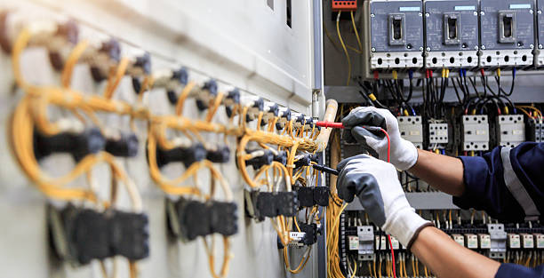 Professional Electrician technician working in Lyndon, KS